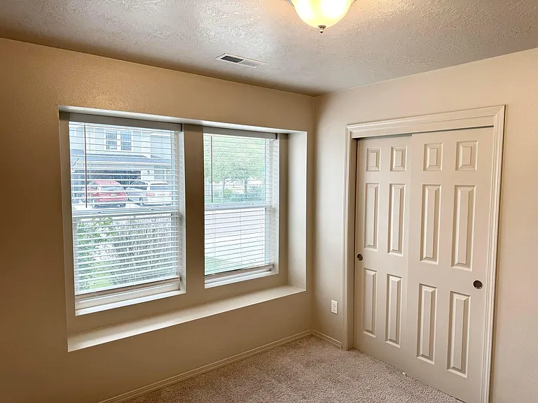 4708 N Alester Ave — Photo 27