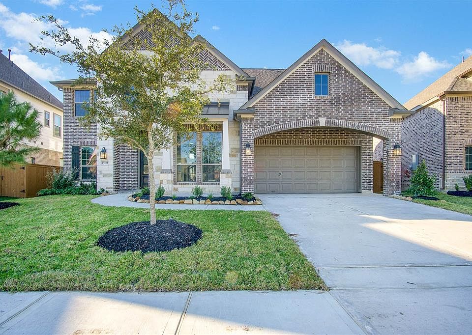 1st image of 15719 Braemar Cove Dr