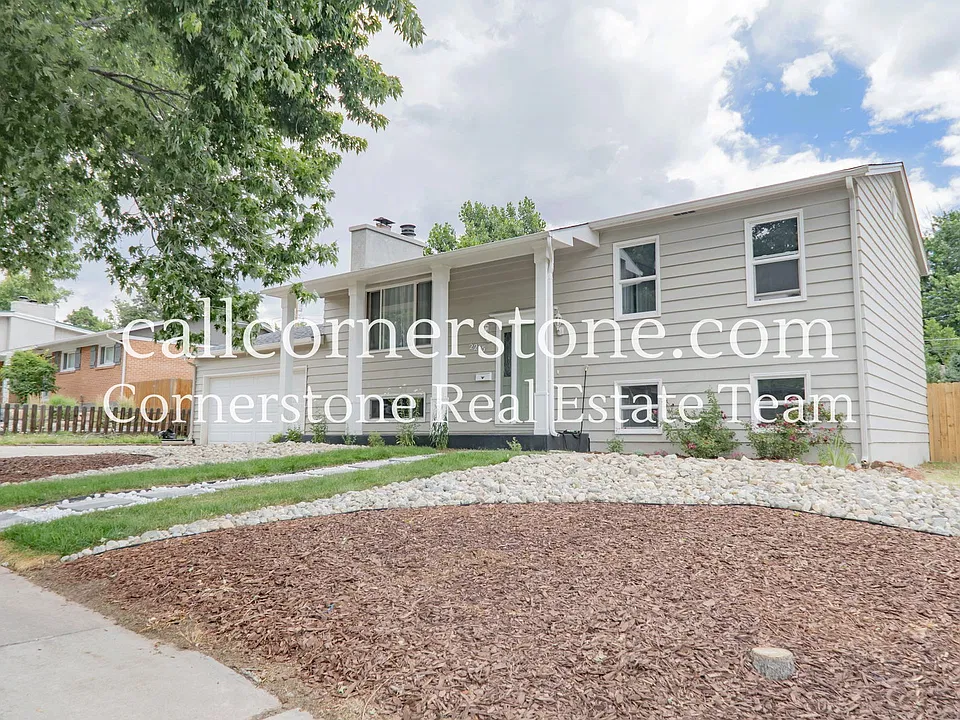 2215 N Chelton Rd