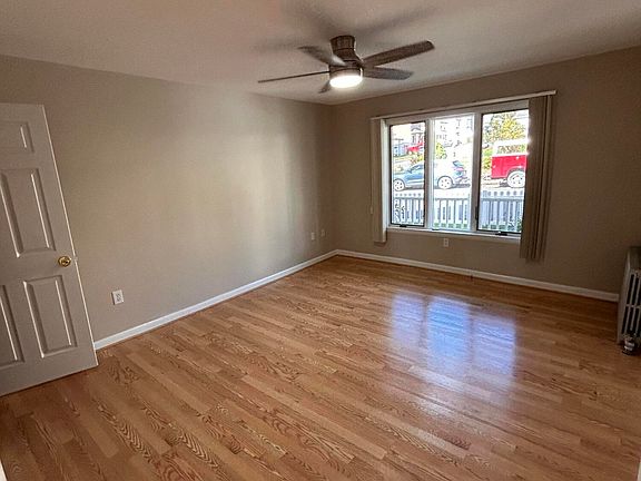 5th image of 832 Brook St