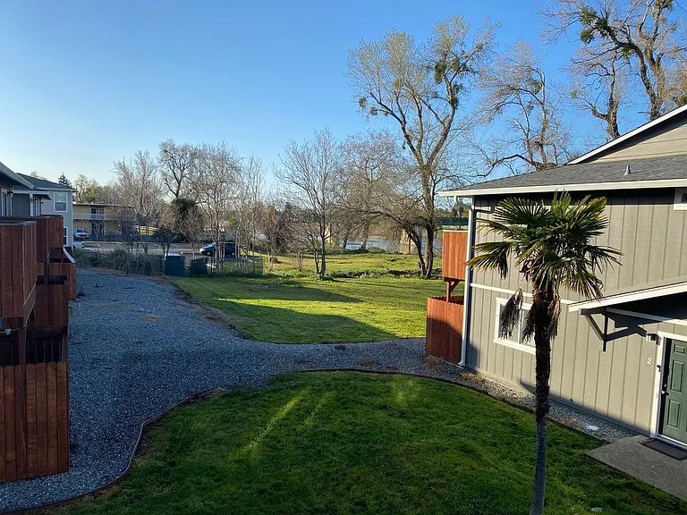 lakeside825 — Photo 3