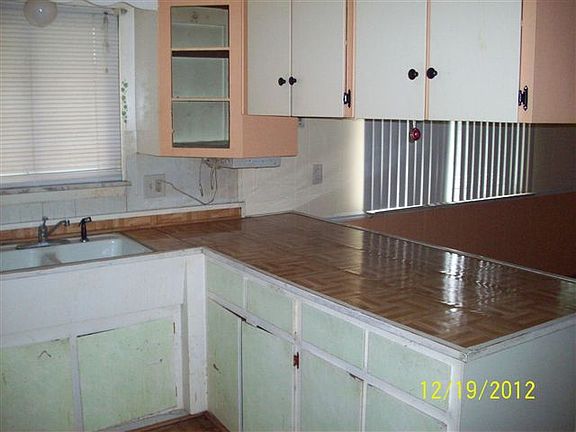 5th image of 47310 Vanker Ave