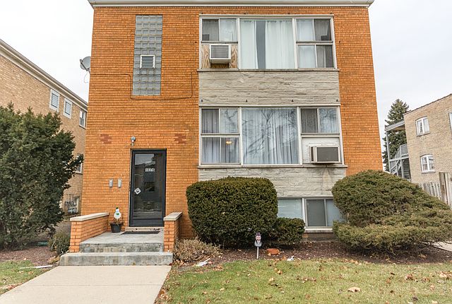 1st image of 10316 Chaucer St