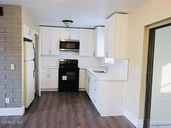 2nd image of 3118 Albatross Cir