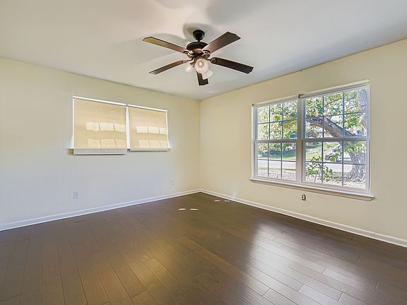 3rd image of 5457 Wedgmont Cir N