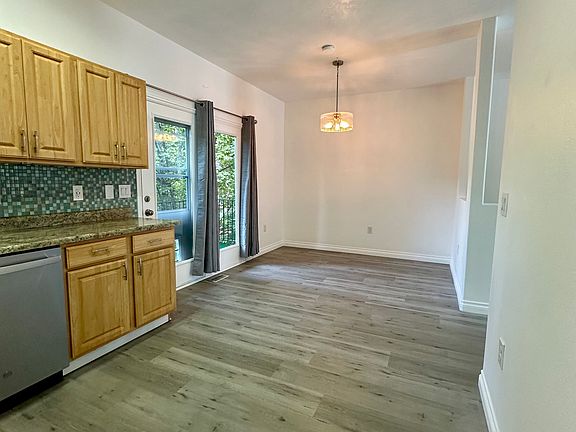 3rd image of 5032 W Slate St