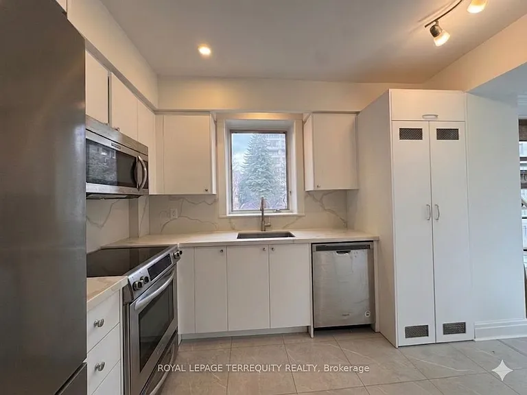 8 Webster Ave #2 — Photo 9