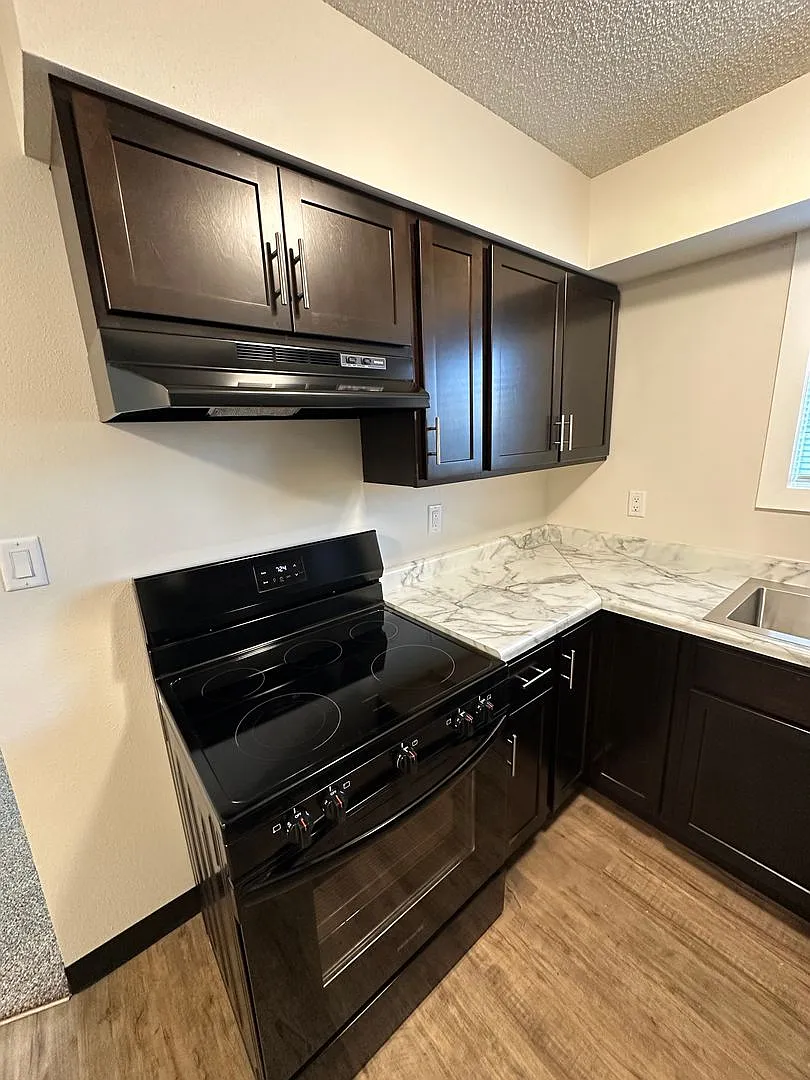 Lantern Park Apartments — Photo 3