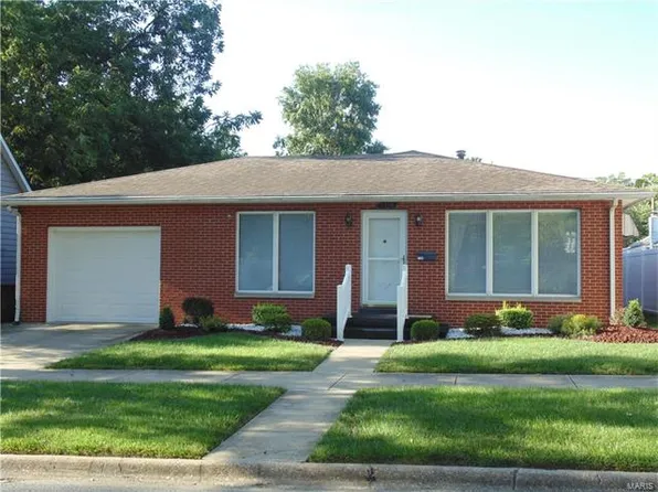 1304 13th St, Pocahontas, IL 62249