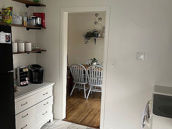 4th image of 136 Crim St