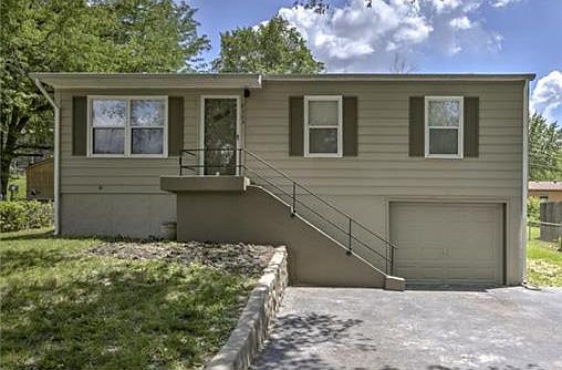 3rd image of 8303 Isabel St