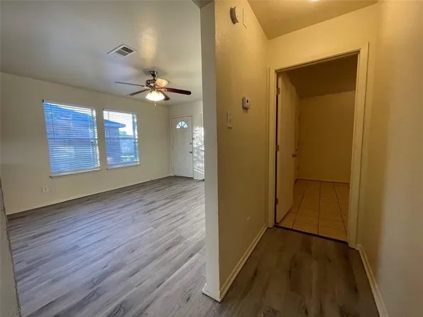 121 Cambridge Dr APT 3, Saginaw, TX 76179