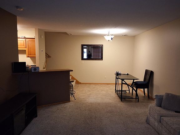 3rd image of 15460 Tungsten Way NW