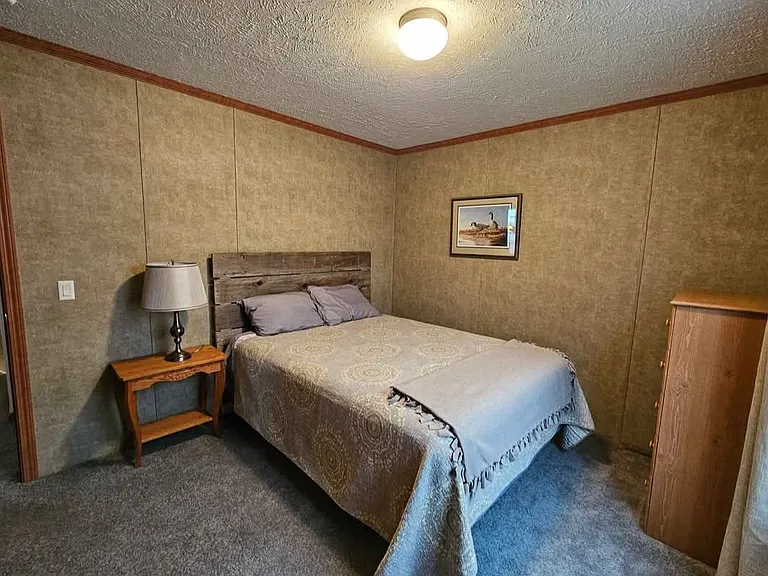 138 E Lake Dr — Photo 17
