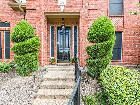 4th image of 2716 Deering Ct