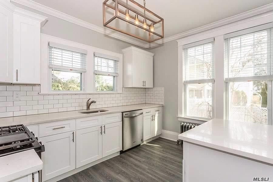 1st image of 262 Crocus Ave