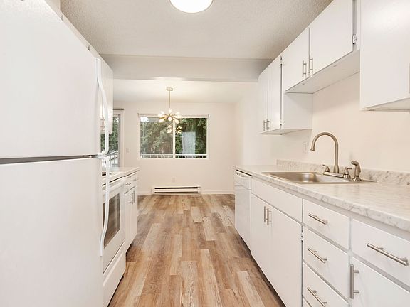 5th image of 7918 236th St SW #218