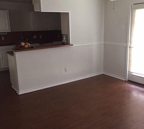 5th image of 3831 Emerald Dr
