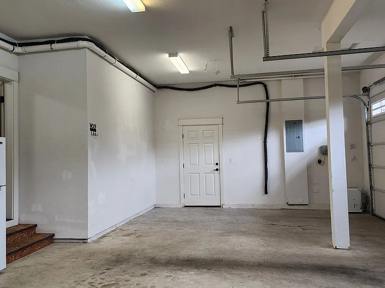 3819 Cameron Dr NE — Photo 44
