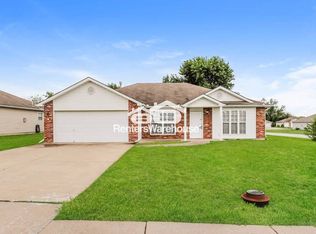 735 Carlisle Dr, Raymore, MO 64083