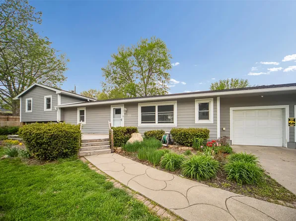 102 4th St SE, Bondurant, IA 50035