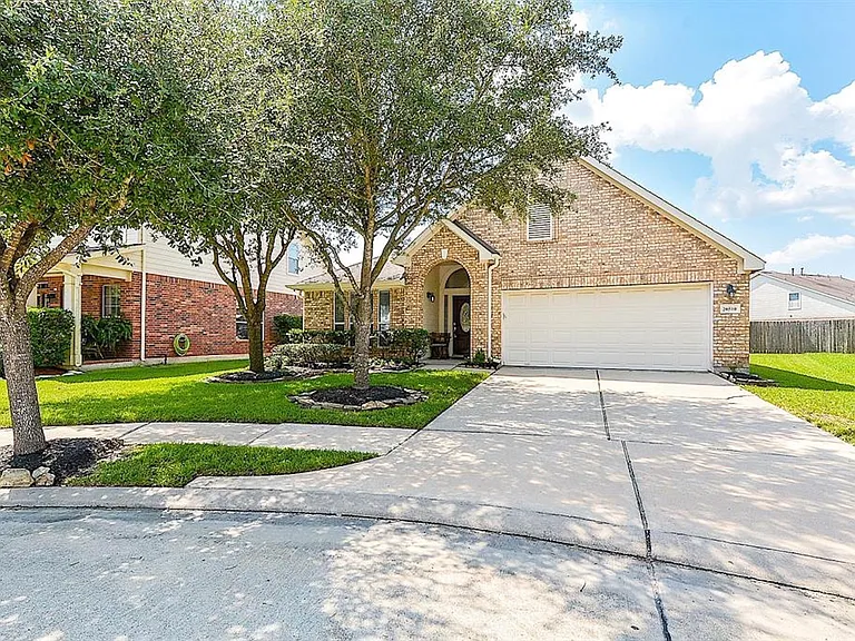 20510 Glademill Ct — Photo 1