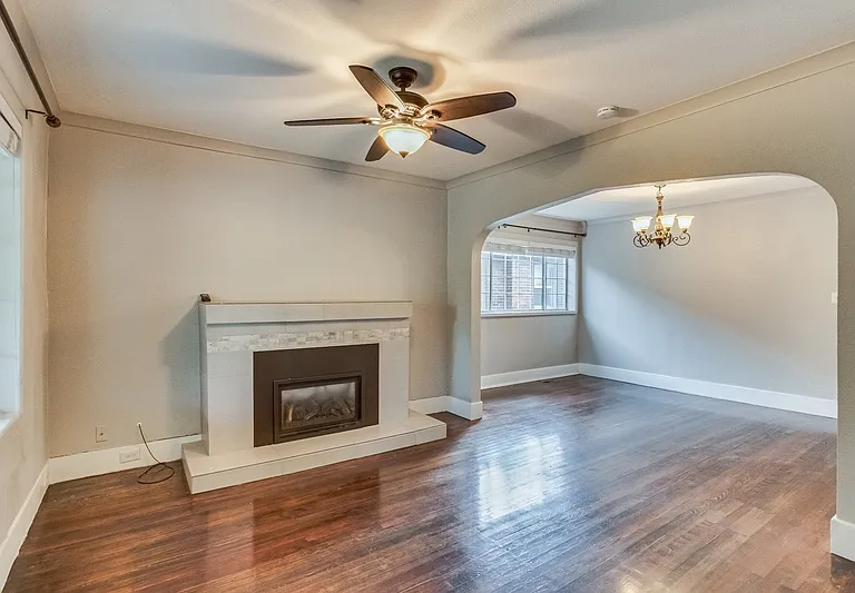 4435 N Clay St — Photo 4