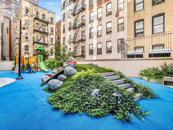 212 West 95th Street image 13 of 23