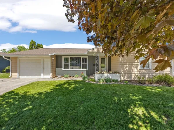 1214 Staub Ct NE, Cedar Rapids, IA 52402