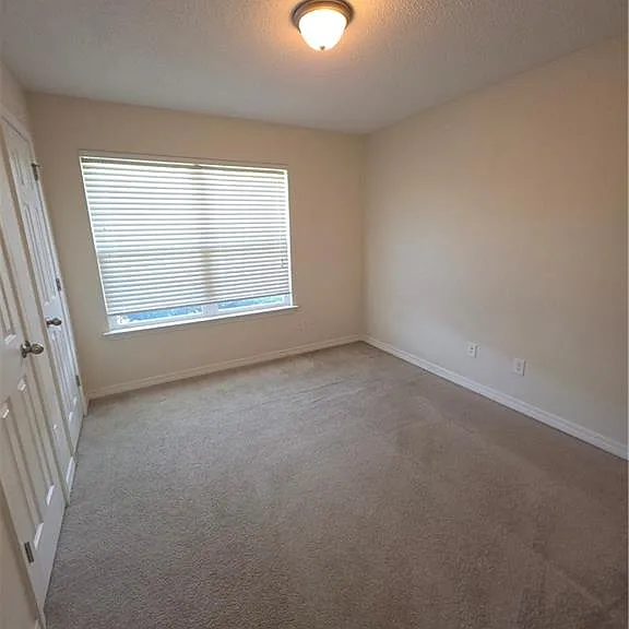 11890 Ives Ln — Photo 5