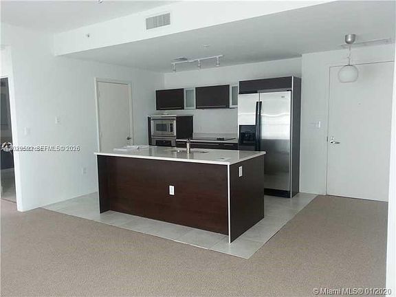 3rd image of 1900 N Bayshore Dr APT 3517