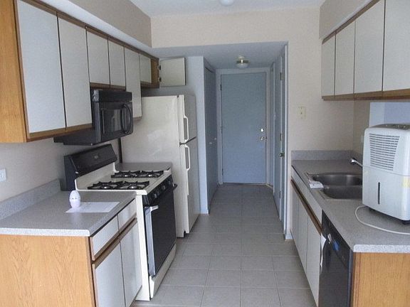 5th image of 16145 Creekmont Ct