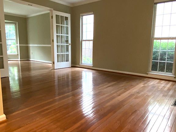 4th image of 3704 Martins Dairy Cir