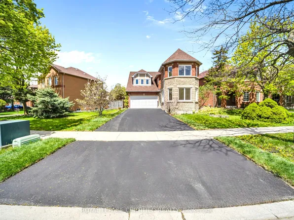5016 Natkarni Cres, Mississauga, ON L5V 1L2