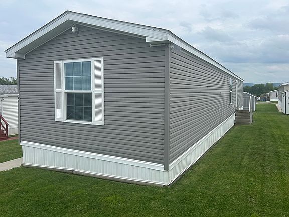 4th image of 544 Renee Cir