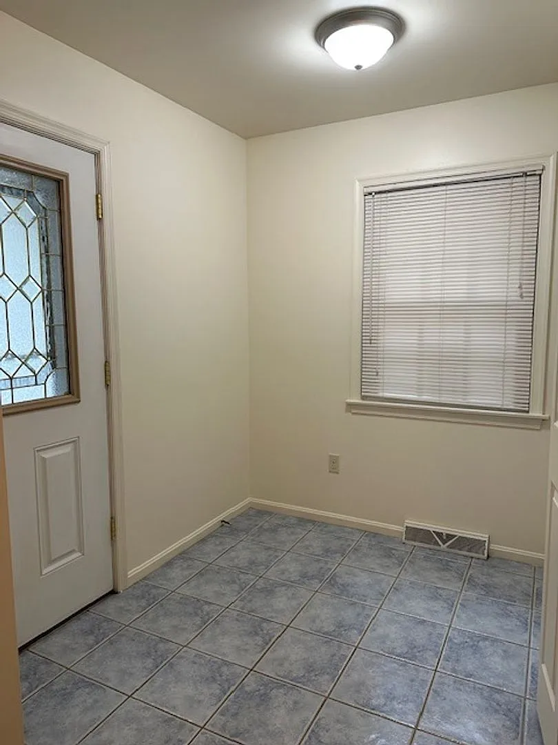 Mechanicsburg School District 2 Bedroom 2 Bathroom Home For Rent — Photo 3