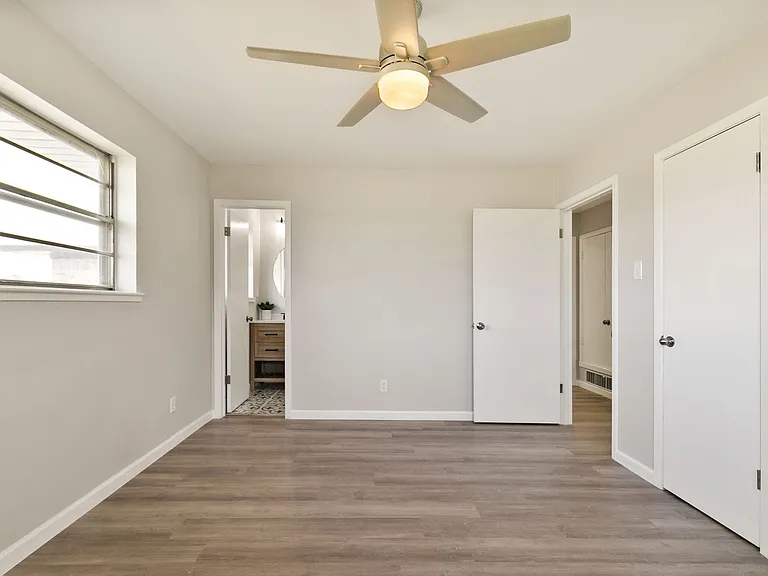 609 S Farmington Rd — Photo 26