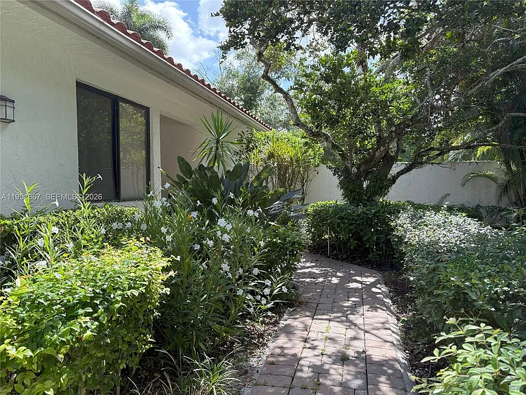 2538 Windsor Way Ct #NA — Photo 3
