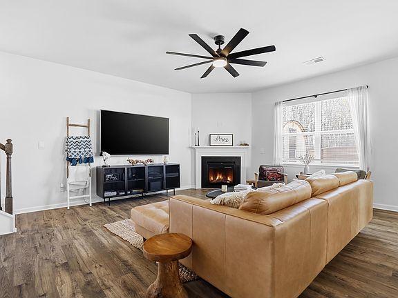 5th image of 512 Gammon Ln