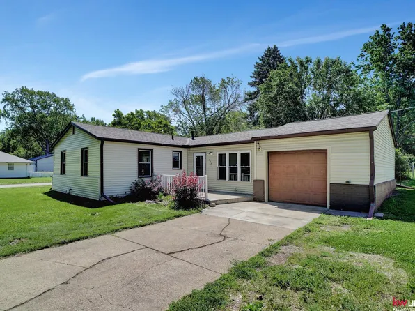 5241 Orchard St, Lincoln, NE 68504