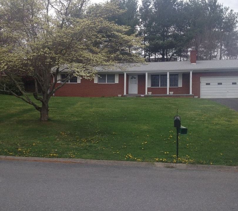 1st image of 117 Dawn Dr