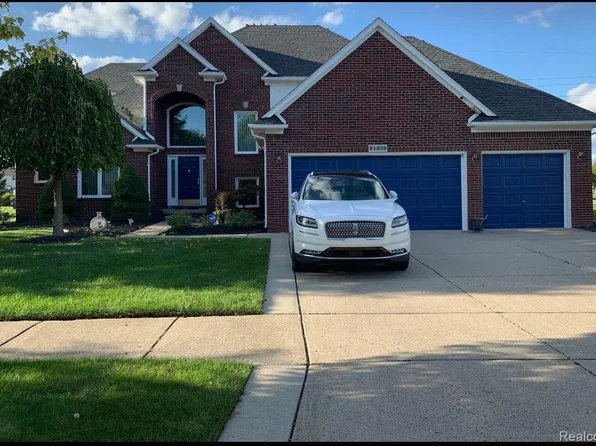 21239 Young Dr, Macomb, MI 48044