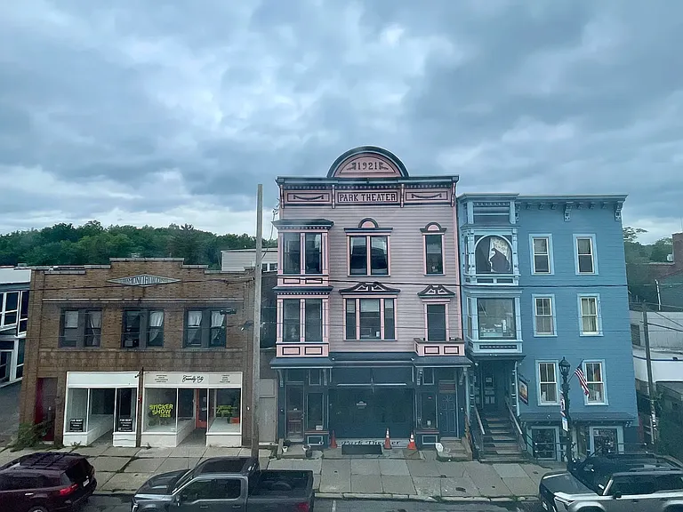 720-724 Warren St — Photo 9
