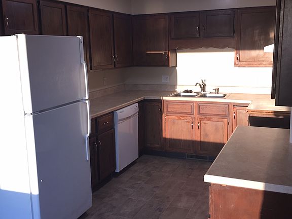 3rd image of 2703 Valley View Dr