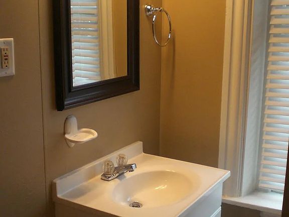 5th image of 304 N Lime St APT 3