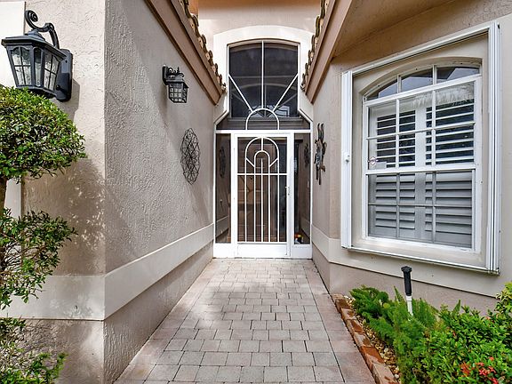 4th image of 6595 Sherbrook Drive