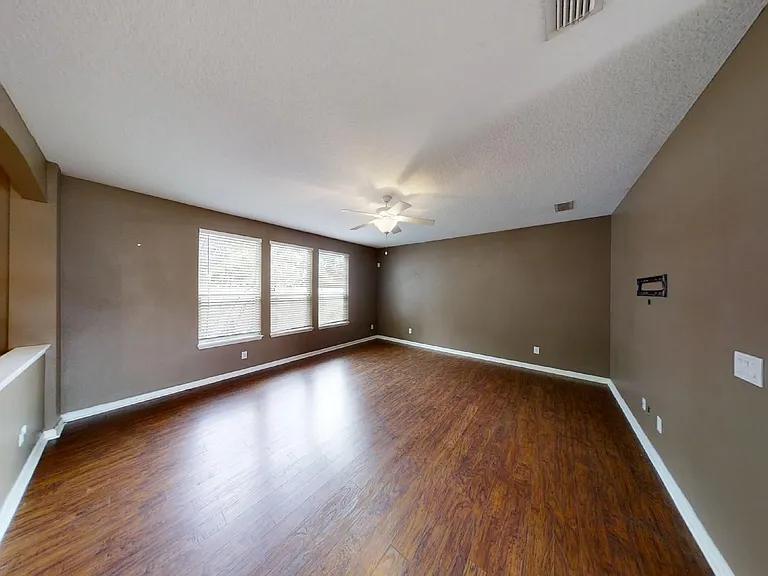 15695 Lexington Park Blvd — Photo 26