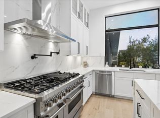 209 W 10th 1/2 St, Houston, TX 77008