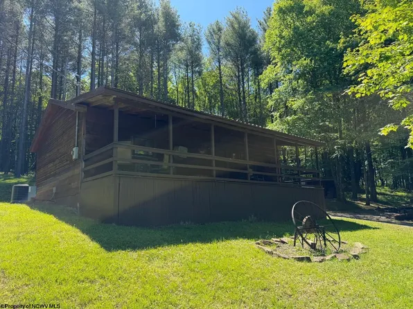 186 Whitetail Rd, Glady, WV 26268