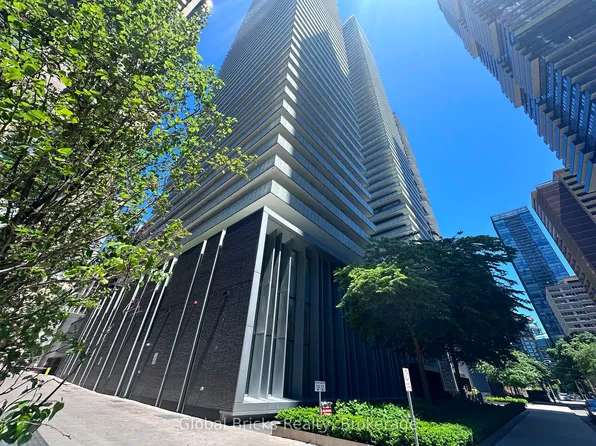 42 Charles St E, Toronto, ON